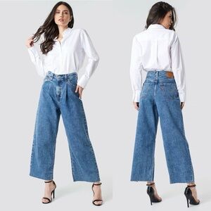 Levi’s Ribcage 31 (US 12/13) Pleated Crop Women’s Jeans Wide Leg 72950-0000